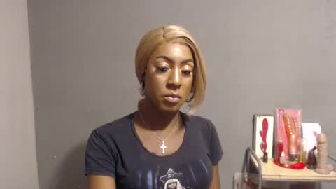 SHENIEL RODRIGUEZ online show from March 19, 2:39 am