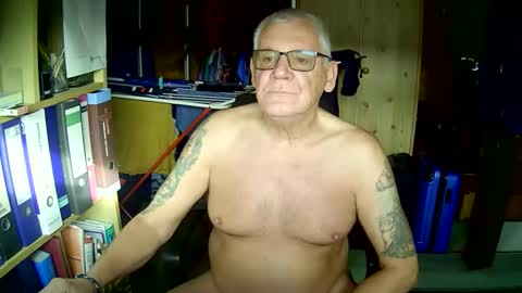 Snapshot of wonneprop10 chatting on October 31, 12:16 pm Always Horny online show from October 31, 12:16 pm