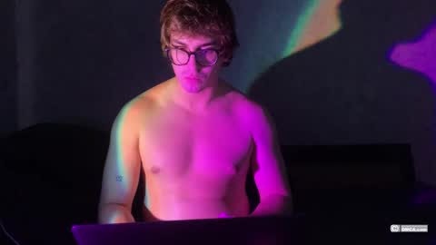 Snapshot of woods_jerk chatting on October 26, 5:12 pm Mitya online show from October 26, 5:12 pm