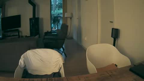 woodwurm and Snoeske online show from December 17, 7:37 am