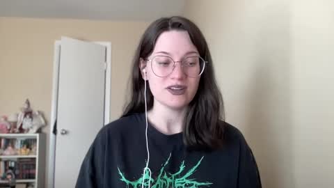 Lucina online show from December 3, 4:33 pm