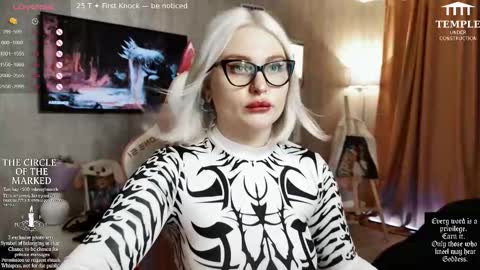 Snapshot of wounded_goddess chatting on October 13, 6:26 am Goddess Sophy online show from October 13, 6:26 am