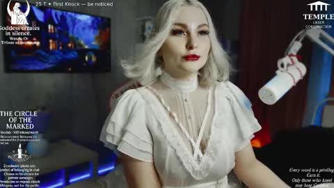 Snapshot of wounded_goddess chatting on October 24, 5:19 am Goddess Sophy online show from October 24, 5:19 am