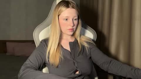 eva online show from October 28, 5:25 pm