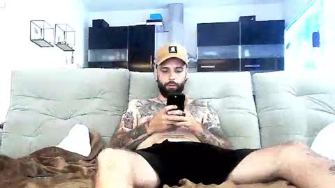 xamrelgneal online show from June 29, 4:06 pm