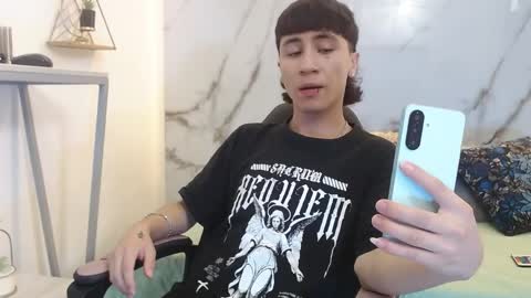 xandergrey8 online show from April 5, 7:22 pm