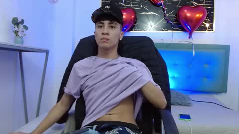 xandergrey8 online show from February 16, 8:51 pm