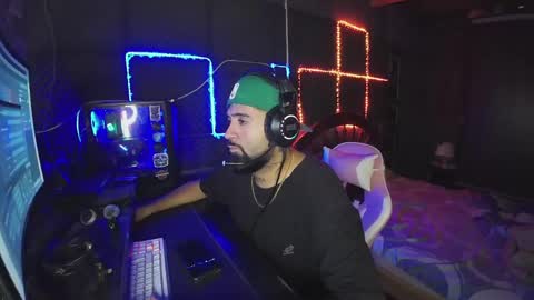 xandres2016 online show from April 18, 8:49 am