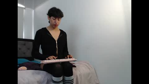 xangel__dustx online show from June 26, 5:40 pm