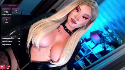 Snapshot of xbriannasweetx24 chatting on December 23, 12:03 am ANNA online show from December 23, 12:03 am