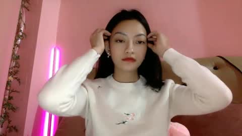 Sachi Cy online show from February 1, 1:09 pm