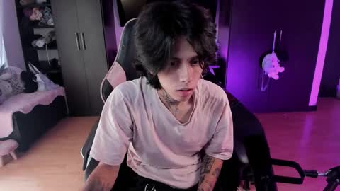 xIce Boy online show from December 22, 1:07 pm