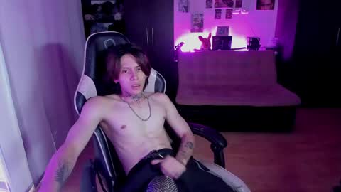 xIce Boy online show from May 10, 11:00 pm