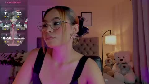 camila online show from April 11, 8:35 pm