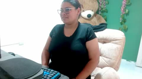 xiomara438473 online show from June 30, 7:01 pm