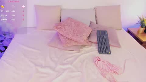  X I O M A R A  online show from March 9, 8:02 pm