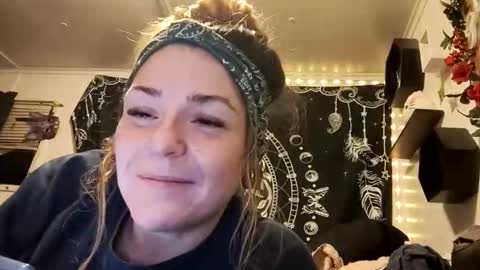 xkittymeowz online show from January 8, 1:33 am