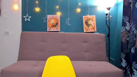 Chloe online show from January 23, 1:02 pm