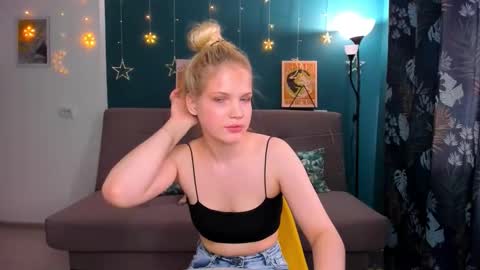 Chloe online show from February 26, 10:05 am