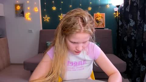 Chloe online show from March 1, 11:06 am