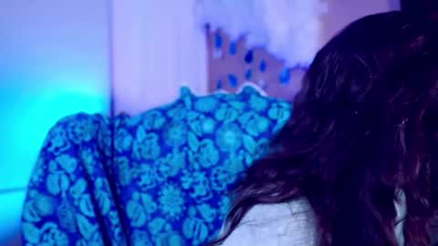 Bella Bondai online show from February 13, 5:33 am