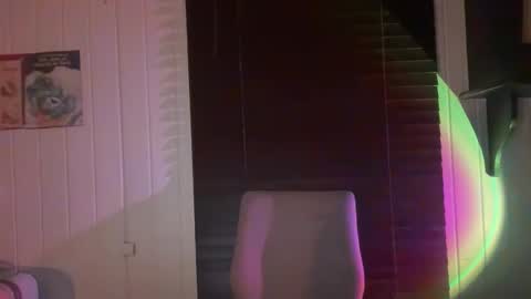 xopeachybaby online show from April 24, 9:44 am