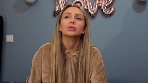 AnnaMaee online show from February 26, 1:36 am