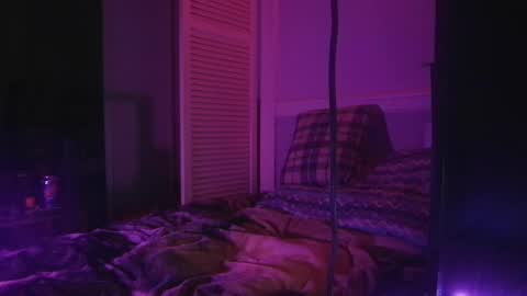 Snapshot of xstay_coldx chatting on February 8, 7:04 am Johnny online show from February 8, 7:04 am