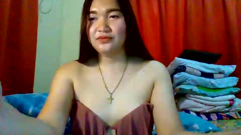 HI IM PAULINE online show from February 16, 2:42 am