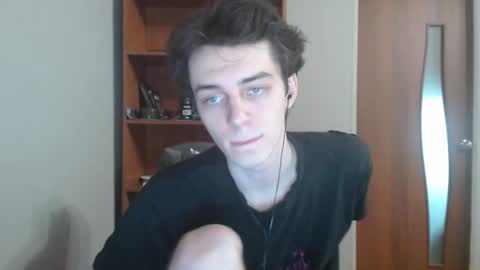 traqqq online show from December 1, 8:29 pm