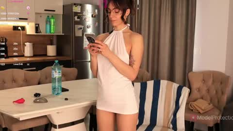 FrancyStepmom and YStepson    INTERESTED IN A GIRL-GIRL COLLABORATION  TEXT ME HERE  or INSTAGRAM online show from April 9, 11:38 am