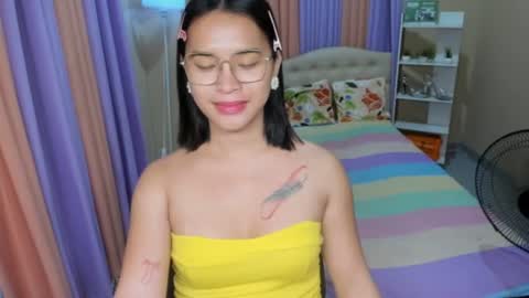 CHLOES ROOM online show from May 19, 5:36 am