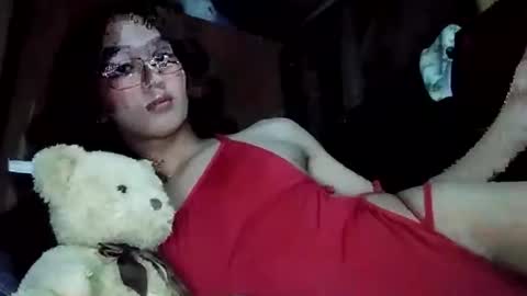 Snapshot of xxgoddessofsatisfactionxx chatting on January 3, 6:35 pm Sophie online show from January 3, 6:35 pm