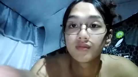 Snapshot of xxgoddessofsatisfactionxx chatting on January 6, 7:35 pm Sophie online show from January 6, 7:35 pm