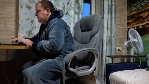 Snapshot of xxrojxx chatting on December 23, 2:07 pm roki-- --  online show from December 23, 2:07 pm