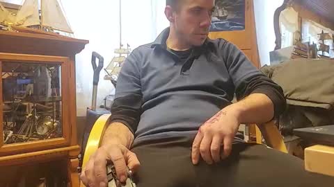 xxScubaStevexx online show from February 10, 1:14 pm