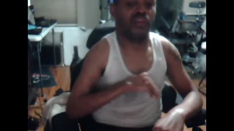 xxxonwheelz online show from October 6, 5:36 am