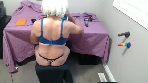 xxxxbrad online show from October 2, 8:18 pm