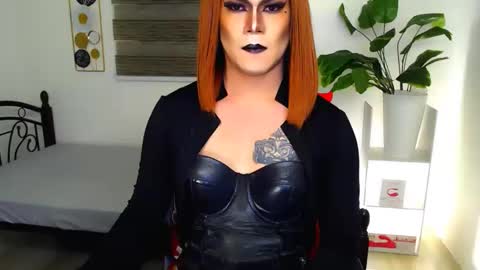 QueenMarina online show from May 17, 6:33 am