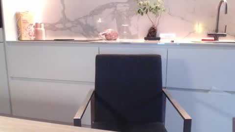 yallayalla1806 online show from October 27, 10:04 am