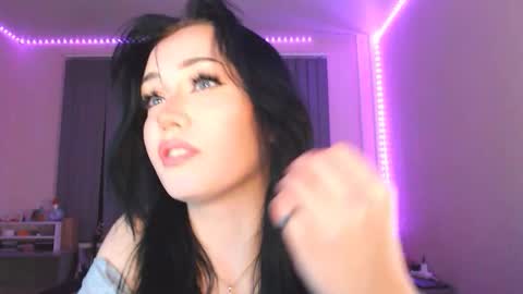 Yami online show from October 8, 8:48 pm