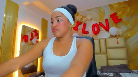 Naomi online show from February 17, 8:08 pm