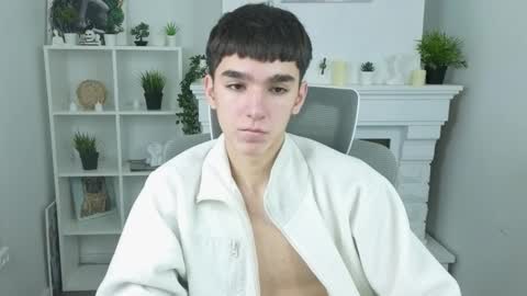 yamitwink online show from November 8, 8:34 pm