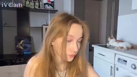 yasmina online show from February 6, 1:14 pm