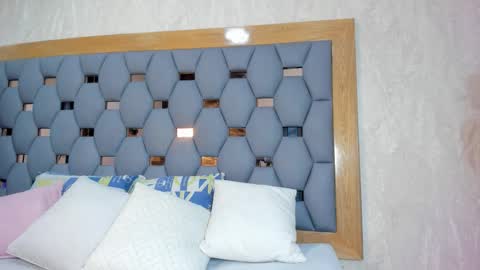 yayi derek  online show from March 19, 11:59 am