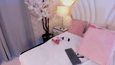  YazminJenner  online show from March 28, 8:38 am