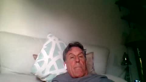 yeah_baby6988 online show from April 8, 2:03 am