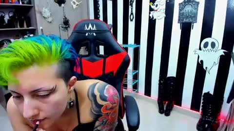 Yelena online show from December 10, 9:33 pm