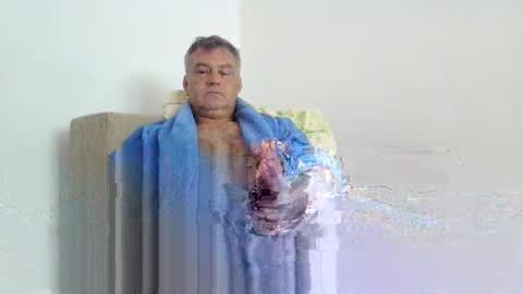 yellowcouple2 online show from September 20, 5:54 am