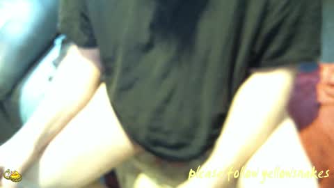 Snapshot of yellowsnakes chatting on October 23, 6:42 pm . y e l l o w s n a k e s . online show from October 23, 6:42 pm